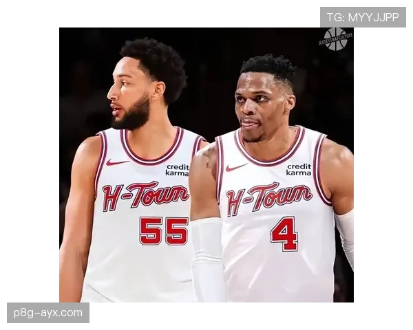 本·西蒙斯突破威少防守效率提升，助力篮网关键时刻得分爆发