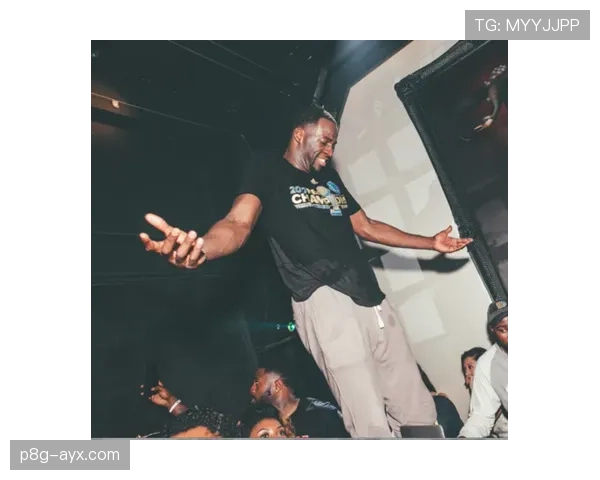 瑞安·洛赫特当年比赛奖金全砸在夜店香槟上，泳裤还没脱就先点了一整面墙的酒